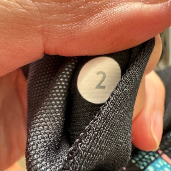 Lululemon Rise and Run Bra
Mini Palm Lace Tofino Teal Multi / Black - Picture 8 of 8